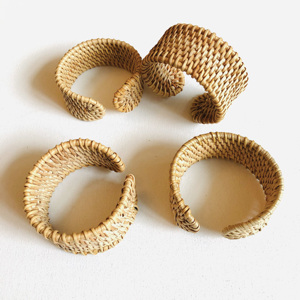 Brazaletes modernos para mujer, pulsera de ratán natural, directo del fabricante - Product Image 1