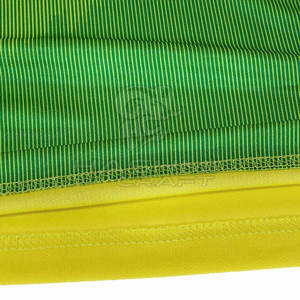 Maillot et short de football légers avec technologie de séchage rapide, tissu en maille respirant, idéal pour les températures chaudes et les matchs intenses - Product Image 5