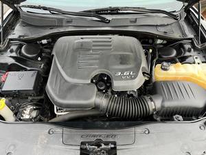 Charger Rally 2016 Usado en Buen Estado, Color Rojo con Rines Negros, Diésel/Gasolina - Product Image 6