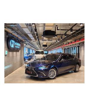 Lexus ES Executive 2024 con Volante a la Izquierda, Asientos de Cuero, Cámara Trasera, Solo 15,950 km, 12 Meses de Garantía - Product Image 3