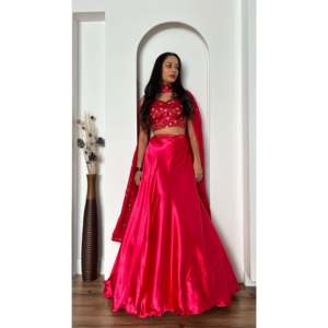 Ensemble de lehenga choli et dupatta rouge pour femme FB Designer, taille M, idéal pour les soirées - Product Image 3
