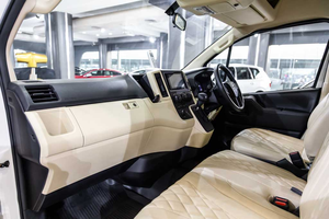 Super Clean 2025 Toyota Hiace VIP Executive Lounge Luxury Van Voiture d'occasion Hybride robuste à vendre - Product Image 2