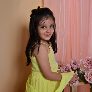 Ensemble de lehenga choli pour filles élégantes, pour enfants de 6 à 9 ans, vêtements traditionnels indiens pour les festivals, disponible au prix de gros - Product Image 3