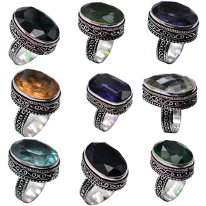 Lot de 10 bagues en pierres précieuses hydro-mixtes en gros, plaquées argent antique, style vintage, ajustables - Product Image 1