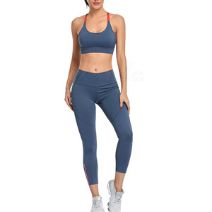 Conjunto de Yoga para Mujer de Cintura Alta Negro Transpirable con Logo Frontal Control de Abdomen Ajuste Delgado Ropa Deportiva con Servicio OEM - Product Image 1