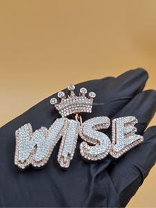 จี้รูปมงกุฎ "WISE" ประดับเพชรโมอิสซาไนต์แบบ Iced Out สไตล์ฮิปฮอป สร้อยคอทองคำ/เงิน ประดับเพชรระยิบระยับ ของขวัญสำหรับผู้ชายและผู้หญิง - Product Image 5
