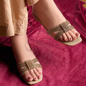 Sandalias de Tacón con Tiras de Cuentas Trenzadas Brillantes y Hermosas, Diseño Moderno, Hechas a Mano, Antideslizantes, con Suela de Cuero Genuino - Product Image 3