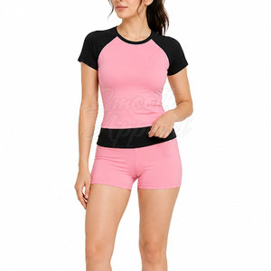 Conjunto Deportivo para Mujer, Top Corto y Pantalones Cortos, Tela Suave y Elástica, Ropa Deportiva Cómoda para Gimnasio, Entrenamiento y Uso Diario - Product Image 3
