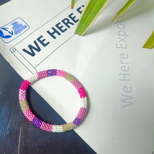 Elegante Coletero Elástico con Perlas de Imitación Rosa y Morado, Estilo Pulsera Hecha a Mano, de Moda - Product Image 2