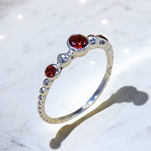 Bague Statement en Argent Sterling 925 avec Grenat Rouge Naturel Taillé Rond et Serti clos, Faite à la Main, pour Usage Quotidien, Vente en Gros - Product Image 1