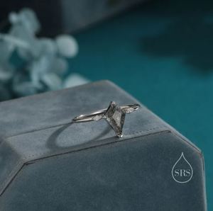 Anillo de compromiso clásico de plata de ley con cuarzo rutilado de 1 quilate, corte rombo, forma de cometa, con una sola piedra - Product Image 4