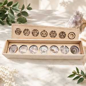 Lot de 7 Solides Platoniques Sculptés en Quartz Clair, Symboles de Géométrie Sacrée, Coffret de Cristaux Aahil pour Guérison Reiki et Méditation - Product Image 6