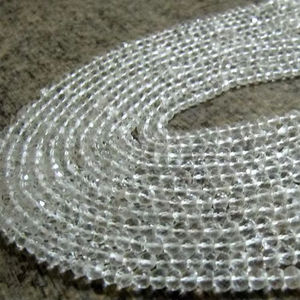 Perles de cristal de roche blanc naturel micro-facettées en forme de rondelle de 4 mm, brin de 13 pouces de long - Product Image 1