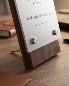Support publicitaire moderne en bois économique avec panneau en acrylique pour les milieux de la vente au détail et de l'hôtellerie - Product Image 6