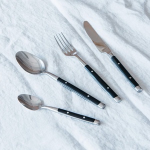 ชุดช้อนส้อมสแตนเลสคุณภาพสูง ขัดเงาสีทอง ดีไซน์ด้ามจับเซรามิก หรูหรา ทันสมัย สำหรับร้านอาหารและงานแต่งงาน - Product Image 3