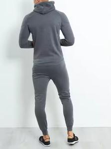 Conjunto Deportivo para Hombre 100% Algodón con Estampado Puff, Sudadera con Capucha y Pantalones con Diseño Sólido - Product Image 2