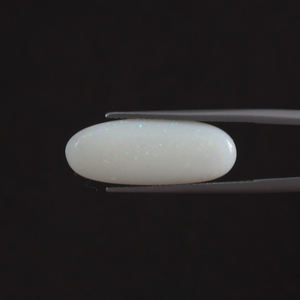 Ópalo Natural Blanco Certificado por IGI de Calidad Premium, Gema Suelta de 5.54 Quilates, Corte Ovalado, Tallado a Mano, Pulido, Tratado con Cera/Aceite, Claro - Product Image 1