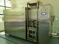 Triturador de Desechos Alimenticios Líquidos Moderno, Motor de 10 HP, Construcción de Acero Inoxidable, para Uso en Cafeterías de Resorts, Funcionamiento con Bajo Olor