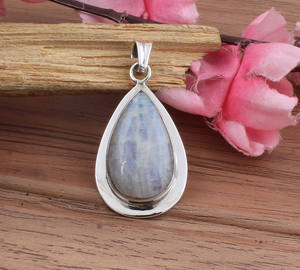 Collar de Piedra Lunar Arcoíris Natural, Plata de Ley 925, Chapado en Platino Vintage, Gema de Fuego Azul de Calidad, Magia Lunar Plateada - Product Image 1