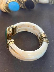 Bracelet manchette rond en os naturel fait main, écologique, moderne, style ange, pour femme - MN EXPORTS Uttar Pradesh - Product Image 4
