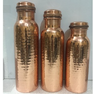 Bouteilles d'eau en cuivre martelé, bouteille en cuivre pur, indispensable pour les voyages, guérison ayurvédique, fabriqué à la main en Inde à prix de gros - Product Image 4
