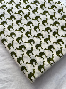 Tissu en coton léger imprimé à la main Green Camel, 90 GSM, blanc, Jaipur Sanganeri, pour la décoration intérieure et la confection de vêtements, vendu au mètre. - Product Image 3