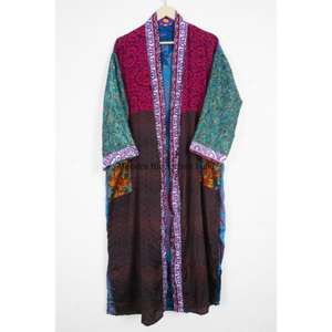 Robe kimono en soie florale vintage indienne pour femmes, style bohème, col en V avec ceinture pour l'été et le printemps - Product Image 2