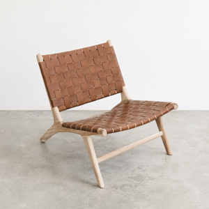 Fauteuil lounge en cuir tissé de qualité supérieure, structure en teck massif, fauteuils d'appoint modernes de style mid-century, meubles de salon indonésiens - Product Image 1