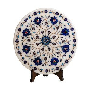 Assiette décorative Art Déco en marbre blanc poli, incrustée de pierre, motif floral Lapis Lazuli, fabriquée à la main |   Table de mariage de luxe - Product Image 2