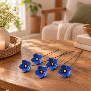 Jarrón de Cerámica Moderno con Arreglo Floral Rosa, Diseño Degradado Azul Glaseado, Decoración de Mesa - Product Image 5