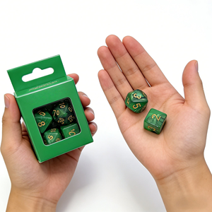 ชุดลูกเต๋าเรซิ่นสีเขียวเข้มลายหินอ่อน ขอบคม ตัวเลขสีทอง สำหรับเกม RPG DND และเกมกระดาน - Product Image 3