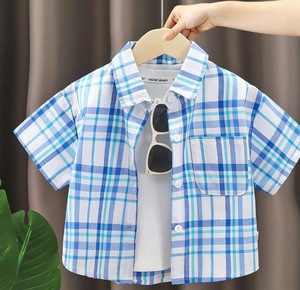 เสื้อเชิ้ตแขนสั้นลายสก๊อตลำลองสำหรับเด็กผู้ชายพร้อมกระเป๋า ปกคอพับได้ ผ้าฝ้ายระบายอากาศได้ดี ทรงปกติ ใส่ได้ในฤดูร้อน - Product Image 5