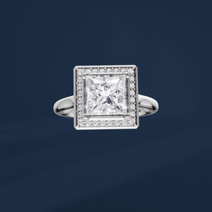 Anillo de Compromiso de Platino PT950 con Corte Princesa y Diamantes Laterales, Color D, Certificado IGI, Estilo Clásico para Mujer - Product Image 2