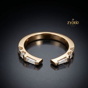 Anillo Abierto de Oro de 10K con Diamantes Cultivados en Laboratorio con Corte Baguette y Trillion para Mujer - Product Image 2