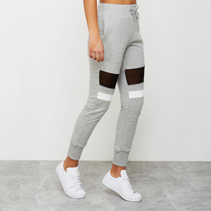 Ensemble de survêtement pour femme respirant et personnalisé, de qualité supérieure, tendance, style streetwear, vente en gros, collection 2026 - Product Image 2