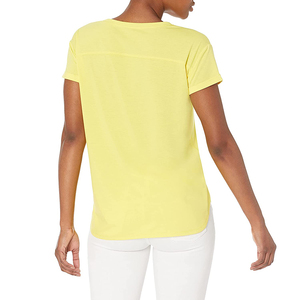 Camiseta de mujer personalizada para sublimación, tela compatible, de alta calidad y con costuras reforzadas. - Product Image 4