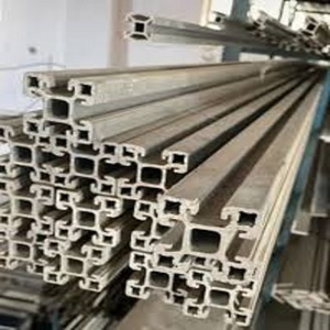 Perfil de Extrusión de Aluminio 2020 3030 4040 4080, Ranura en T, Ranura en V, Perfiles de Aluminio Industriales Negros Extruidos Personalizados 4040 4080 - Product Image 1