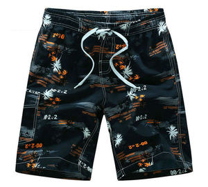 Shorts de Baño para Hombre, Estampados, de Secado Rápido, con Cordón en la Cintura, Casuales, con Diseño de Palmeras en Negro, Naranja y Blanco, de Corte Medio - Product Image 1