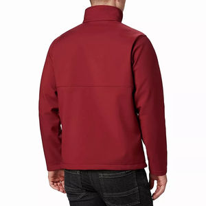 Veste softshell homme personnalisée pour l'extérieur, avec doublure polaire, tissu imperméable et respirant, pour la randonnée et le quotidien. - Product Image 5