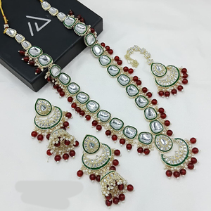 Ensemble de collier long plaqué or, Maang Tikka, boucles d'oreilles, bijoux de mariée en cristal et strass pour femmes |   Ensemble de mariage indien traditionnel - Product Image 2