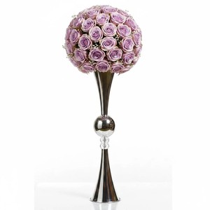 Fabuloso Florero Alto de Acero Inoxidable con Centro de Esfera de Rosa Morada para Boda - Product Image 1