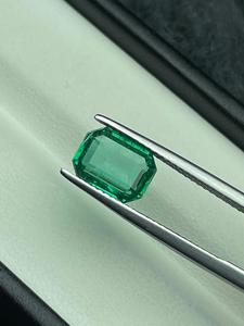 Pierre précieuse naturelle vert émeraude, taille octogonale, pour la fabrication de bijoux - Product Image 1