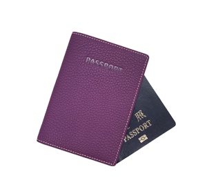 Castello italien en cuir souple fermeture ouverte mince étui à passeport couverture haut accessoire de voyage en plusieurs couleurs - Product Image 4