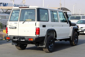 Nuevo <span class=keywords><strong>Precio</strong></span> para Toyota Land Cruiser Serie 76 LX V6 V8 SUV Usado 2024 2025, Bajo Kilometraje, en Buen Estado - Product Image 3