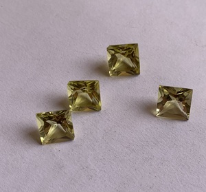 Quartz Citron Carré Taille Princesse 10mm Pierre Précieuse pour la Fabrication de Bijoux - Product Image 1