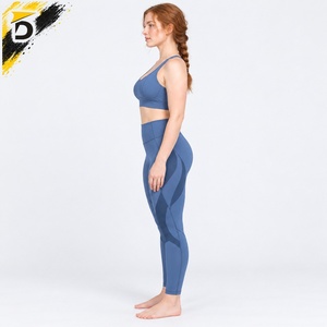 Conjunto de yoga moderno para mujer, de secado rápido, tela elástica, cómodo y con buen ajuste para yoga, gimnasio, ejercicio, entrenamiento y fitness. - Product Image 5