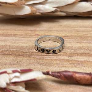 Anillo de Boda para Hombre, Romántico, Minimalista, Chapado en Oro de 18K, con Texto Grabado, Acabado Plateado, Venta al Por Mayor - Product Image 4