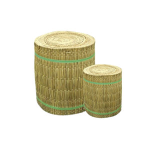 Tapis en jonc d'herbe inspiré de la nature pour la décoration intérieure et l'amélioration de l'ambiance apaisante et chaleureuse - Product Image 1