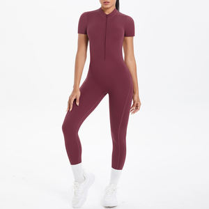 Ensemble de yoga 2 pièces blanc pour femme : Leggings sans couture taille haute avec effet froncé aux fesses et haut court à manches courtes avec dos découpé - Product Image 3