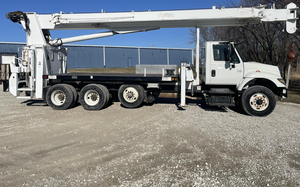 Grue de camion montée sur International Workstar 7500 de 2006, modèle AC26-103RM, capacité de levage de 2200 lb. - Product Image 3